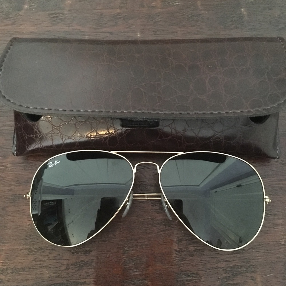 Black aviator with gold frames